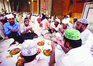45 Hindu Tihar inmates join Muslims in observing roza