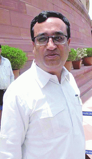 Congress hits back at Modi