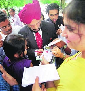 Appoint coaches on contract: Milkha