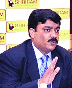 Expect to grow 12 to 14 %in FY14: Shriram Transport Finance