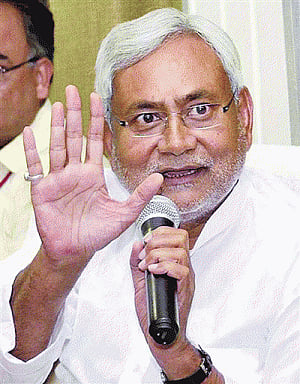 Meal tragedy not by mistake: Nitish