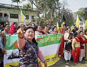 GJM WORKERS TRY TO BlOCK DM'S OFFICE; FOUR DETAINED