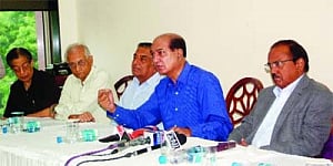 'Strategic Community' asks PM to boycott talks with Sharif