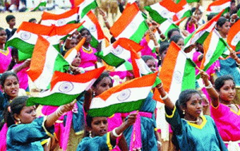 Karnataka unit sells Tricolours worth Rs 1 cr