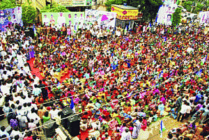 Protests for united Andhra continue