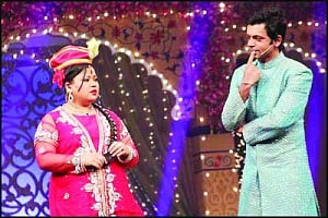 Sunil, Bharti to host an award show