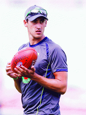 Australia to give debut to Faulkner, recall Starc