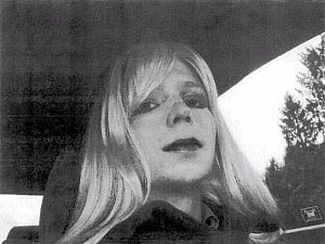 Manning plans to live as woman named Chelsea