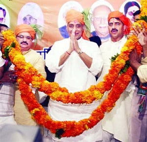 Rajnath lashes out at Centre for failing to give befitting reply to Pak