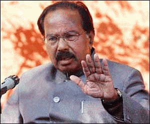 India to save $8.5 bn in oil imports from Iran: Moily to PM