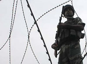 Curfew continues in major towns of South Kashmir