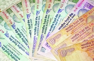 SBI's advance tax pay-out down 40%