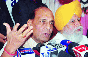 Rajnath dares Congress to declare its PM choice
