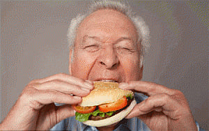 Binge eating more likely to lead to health risks in men
