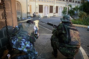 Shebab threatens to kill hostages held in Nairobi mall