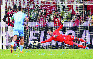 Napoli, Roma register perfect wins