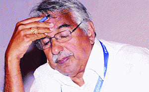 Gold smuggling scandal hits Chandy's office