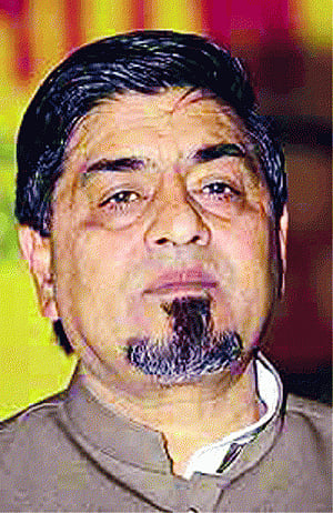 Tytler accused of forging Maken's letter to PM out on bail