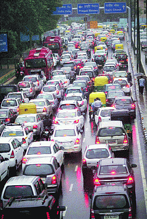 Traffic snarls on city roads