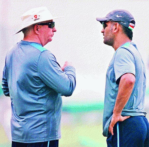 Will try to take pressure off Yuvraj: Dhoni