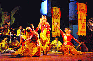 Eat, pray, dance