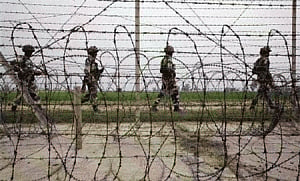 Pak violates ceasefire again