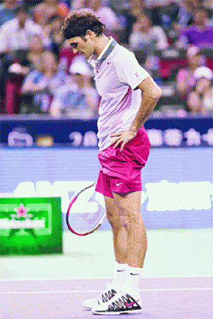 Monfils ousts Federer from Shanghai Masters