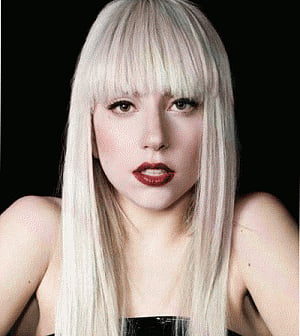Gaga unveils prison tattoo