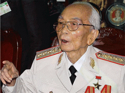 Vietnamese bid final farewell to war hero General Giap