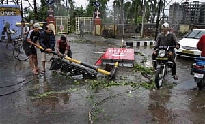 Cyclone Phailin results in floods, two districts badly hit