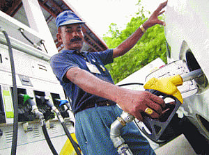 Delhi petrol pump outlets to close on Oct 28 to protest VAT