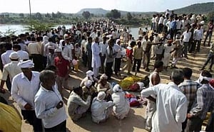 UP announces Rs 2 lakh relief for MP temple stampede victims
