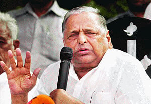 Mulayam warns rivals against communalism