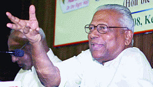 VS Achuthanandan enters legal war over solar scam