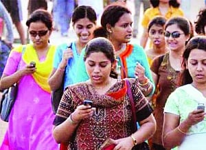 90 cr handsets claim phoney; India has only 35 cr connections