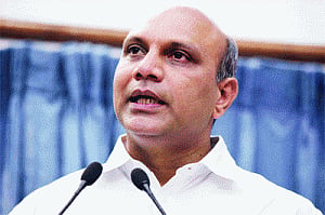 Pallam Raju takes stock of situation in Rajahmundry