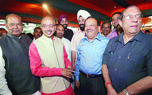 BJP looks for candidates to wrest 6 seats from Cong