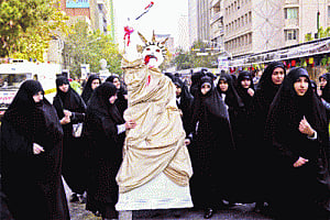 Iran: Protesters swarm former US Embassy