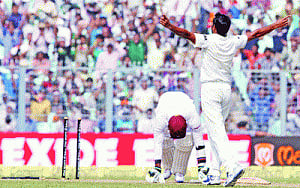 Debutant Shami puts India on top
