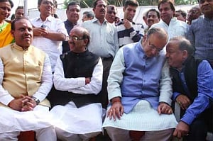 Give a fitting reply to Cong misrule, urges Arun Jaitley