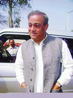 Amethi Raja Sanjay Singh set to join BJP, take on Rahul