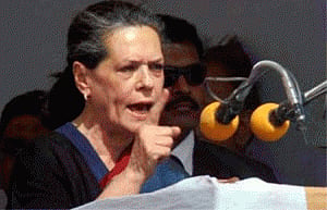 BJP leaders day-dreaming, busy pulling each other down: Sonia