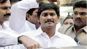 Jaganmohan meets left leaders, seeks support against Andhra bifurcation