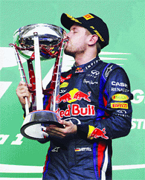 Vettel wins US Grand Prix for 8th straight victory