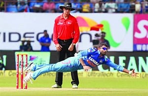 First ODI follows Test script