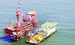 FM cautions Moily over KG Basin