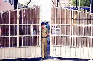 EC takes no prisoners: Tihar felons cannot vote on Dec 4