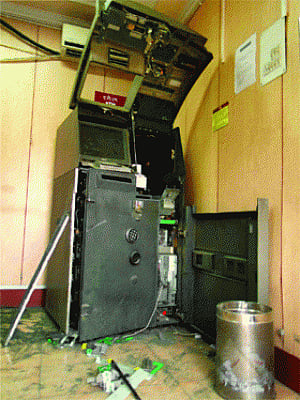 PNB ATM broken into in Gzb, over Rs14l looted
