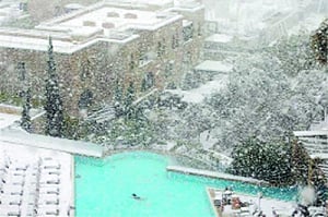 Jerusalem locked down by 'historic' snowstorm