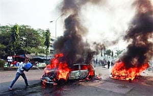 Five killed as B'desh buries Islamist leader
